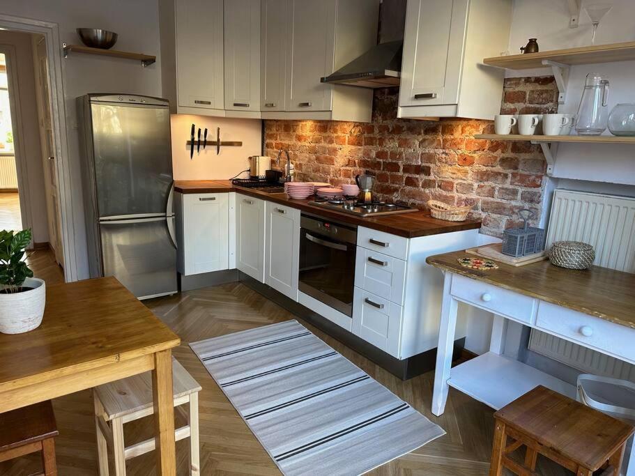 Stary Mokotow, Z Ogrodkiem Apartment Varşovia Exterior foto