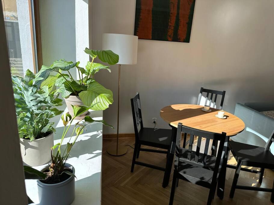 Stary Mokotow, Z Ogrodkiem Apartment Varşovia Exterior foto