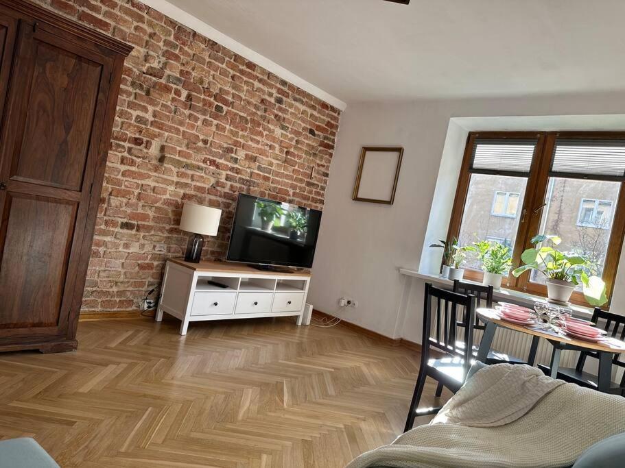 Stary Mokotow, Z Ogrodkiem Apartment Varşovia Exterior foto