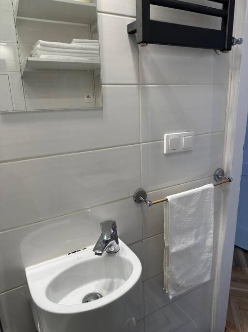 Stary Mokotow, Z Ogrodkiem Apartment Varşovia Exterior foto